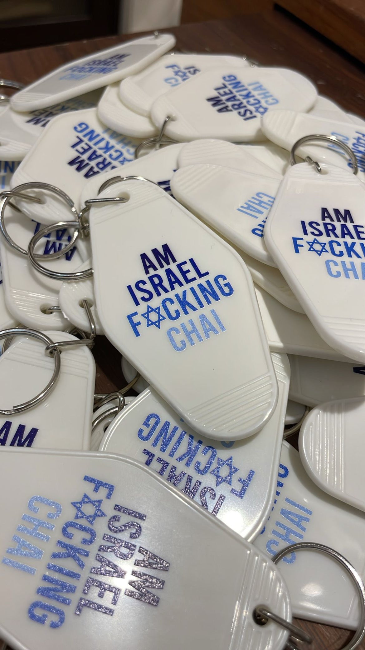 Am Israel Chai Motel Keychain