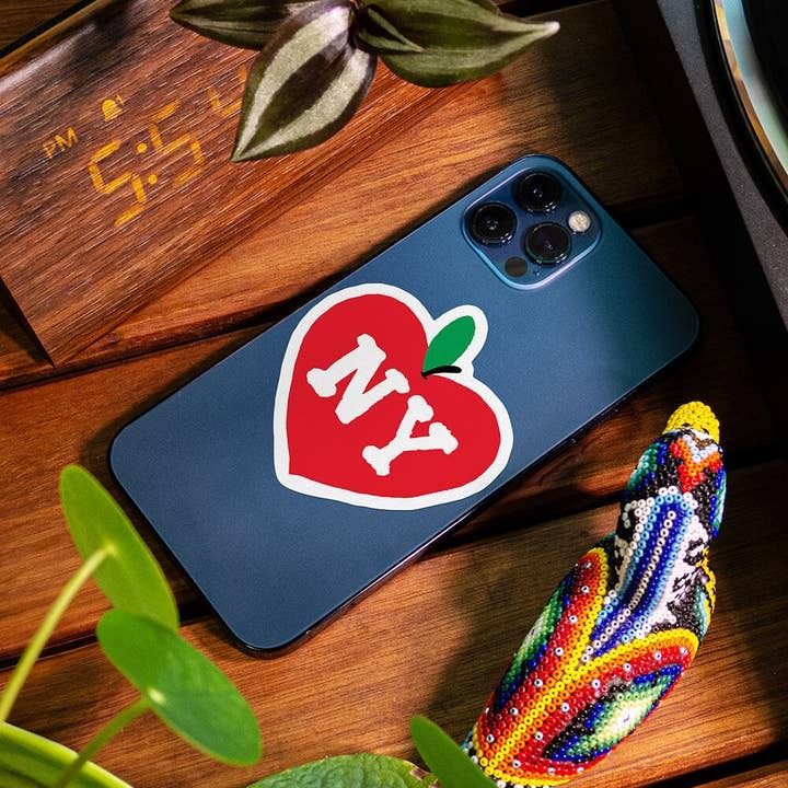 Art Sticker NY Apple